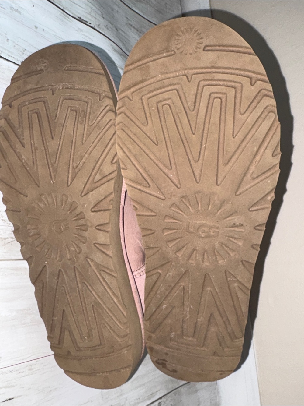 UGG Classic Mini Button Suede Boots - Dusty Pink size 8 pre-owned - Picture 10 of 10